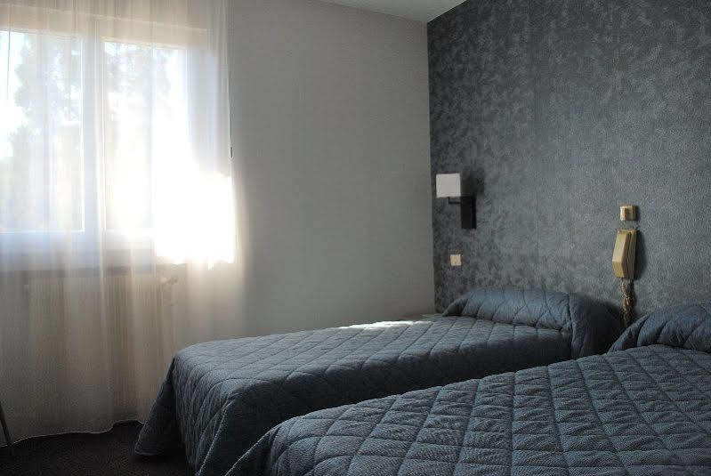 Brit Hotel Cahors - Le France Zewnętrze zdjęcie